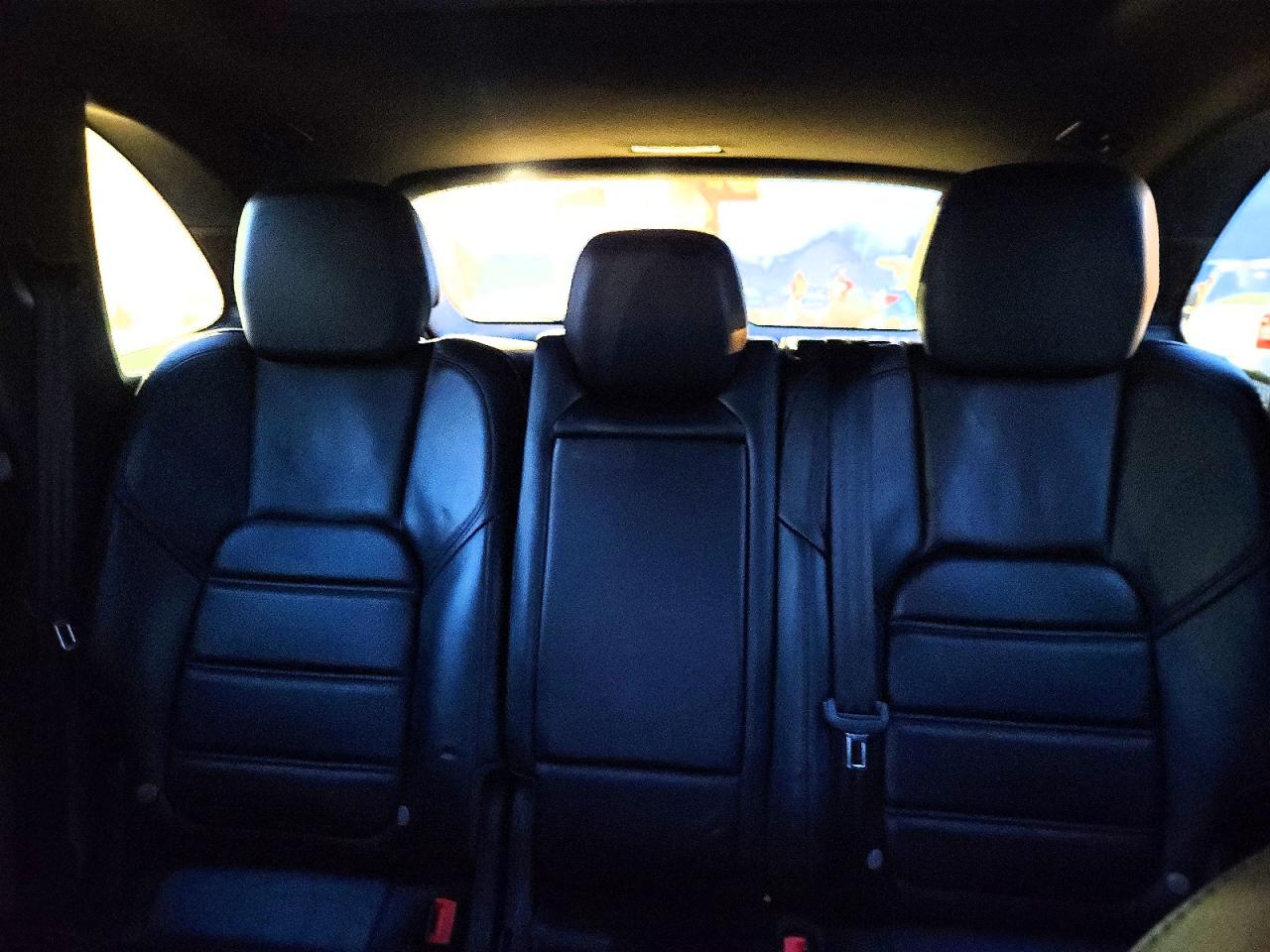 2017 PORSCHE CAYENNE photo 10