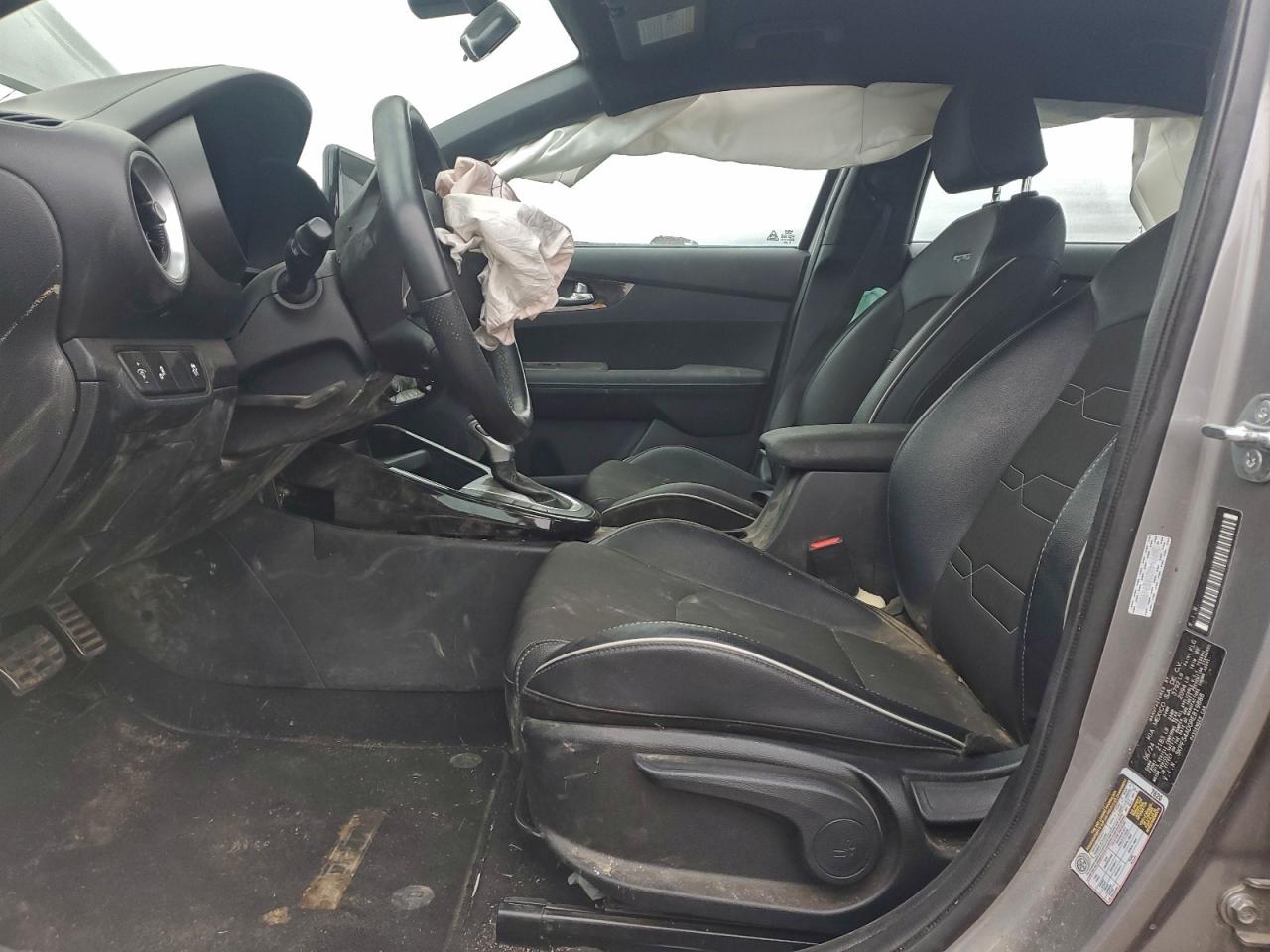 2024 KIA FORTE GT LINE photo 13