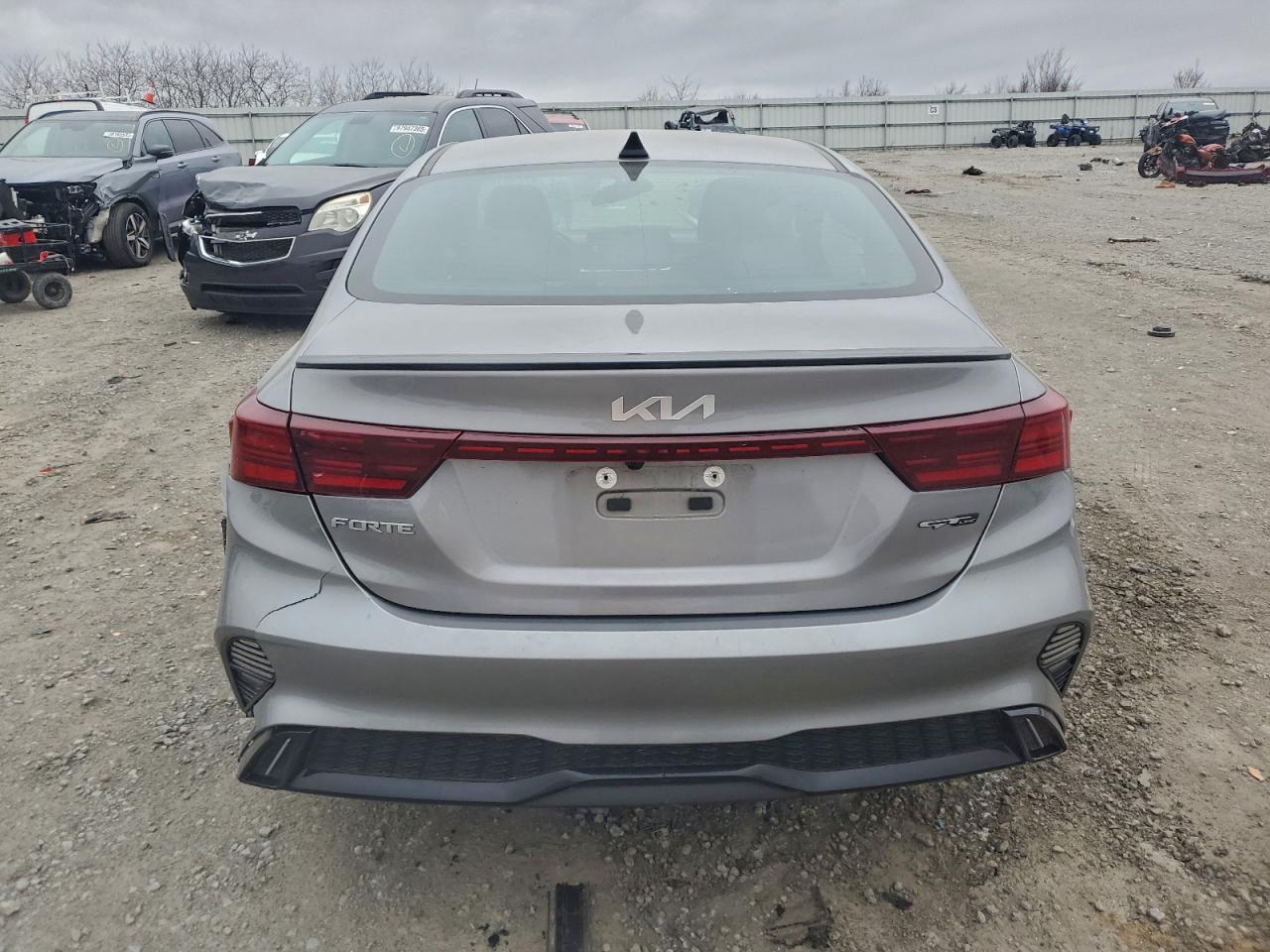 2024 KIA FORTE GT LINE photo 11