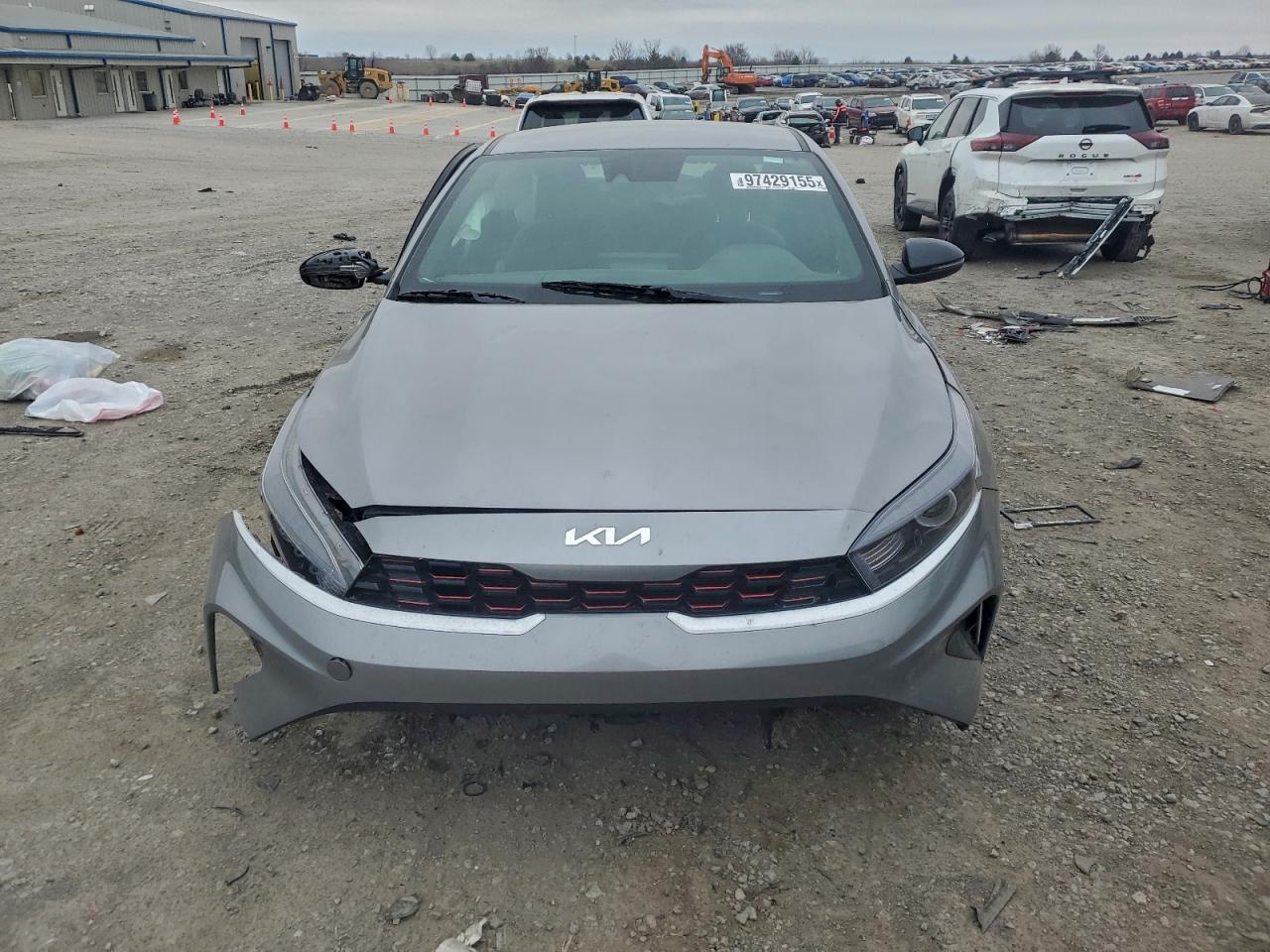 2024 KIA FORTE GT LINE photo 9