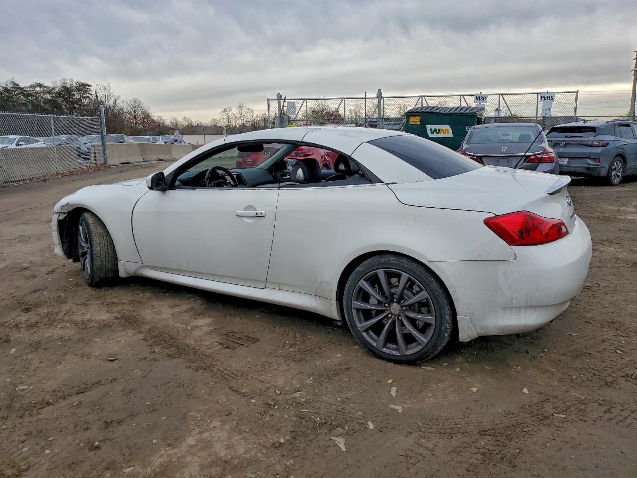 2009 INFINITI G37 BASE photo 2