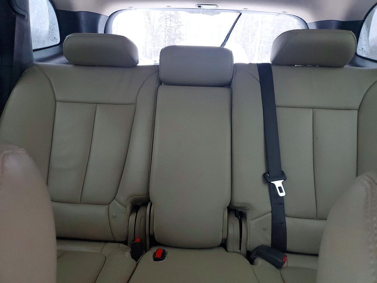 2012 HYUNDAI SANTA FE SE photo 10