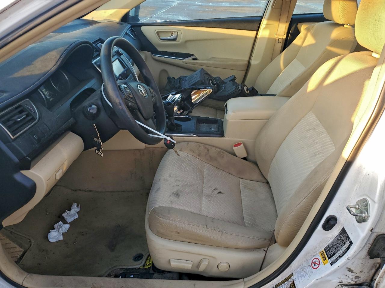 2016 TOYOTA CAMRY LE photo 7