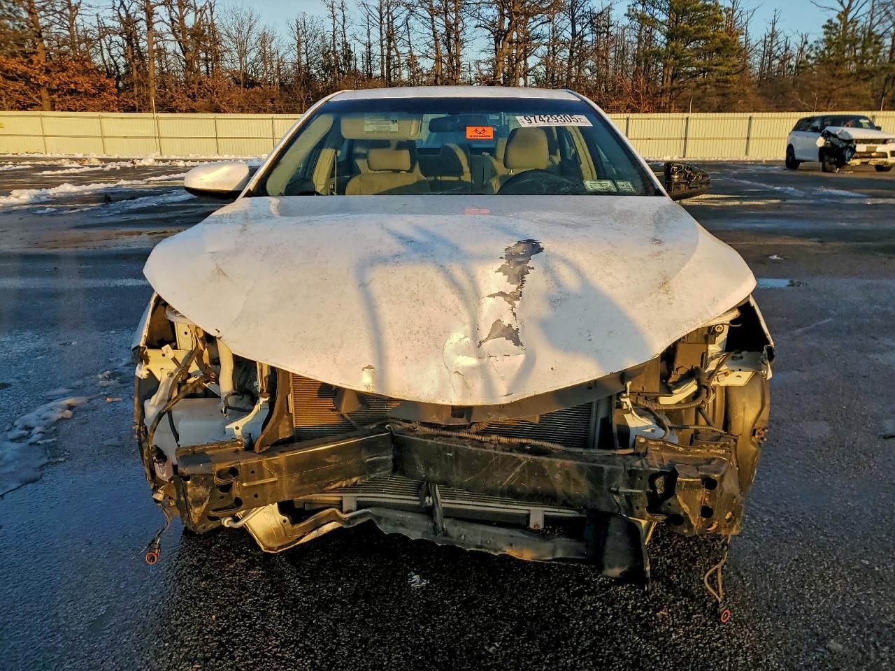 2016 TOYOTA CAMRY LE photo 5
