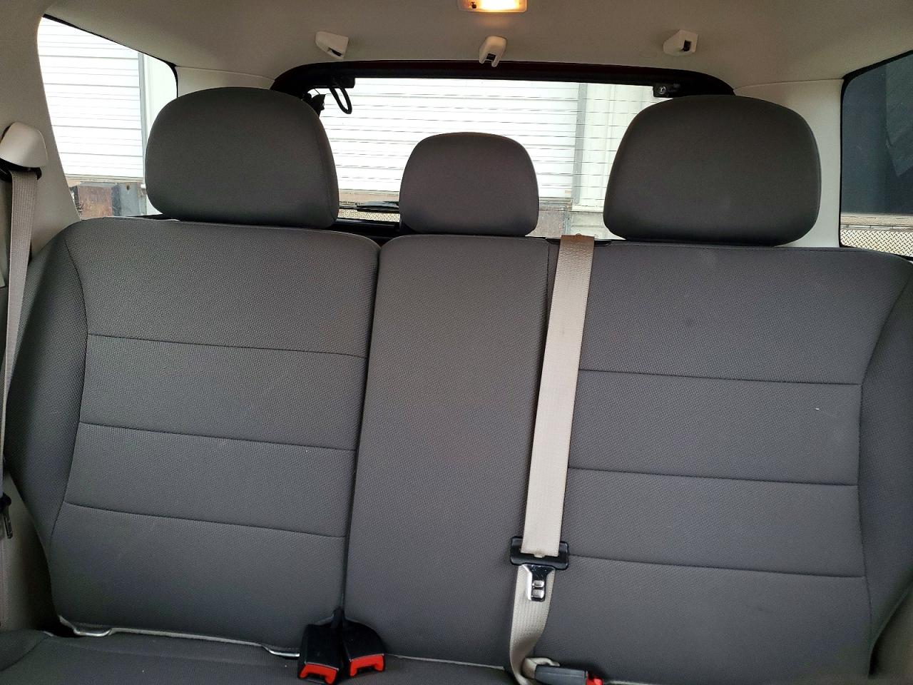 2010 FORD ESCAPE XLT photo 10