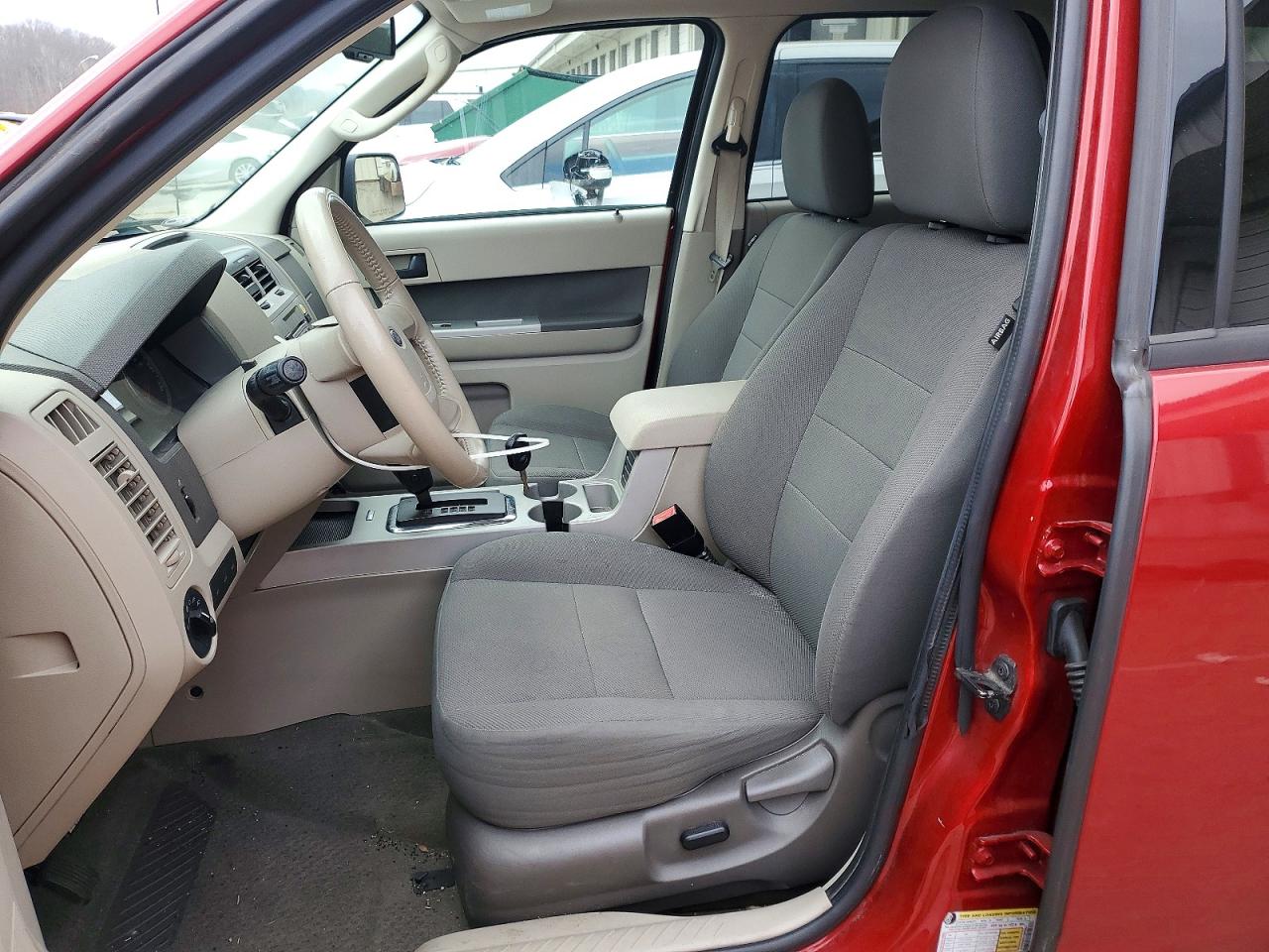 2010 FORD ESCAPE XLT photo 7
