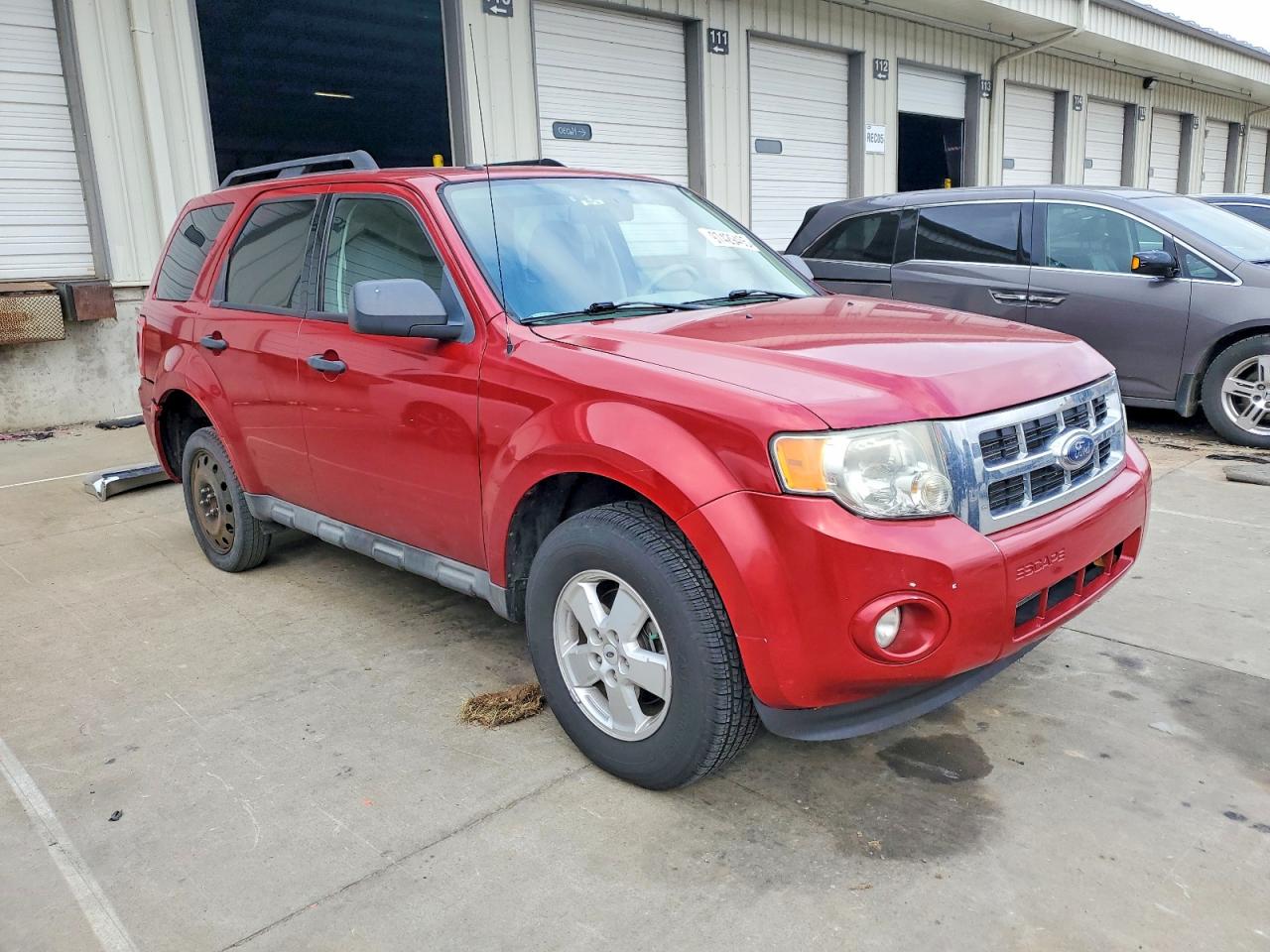 2010 FORD ESCAPE XLT photo 4