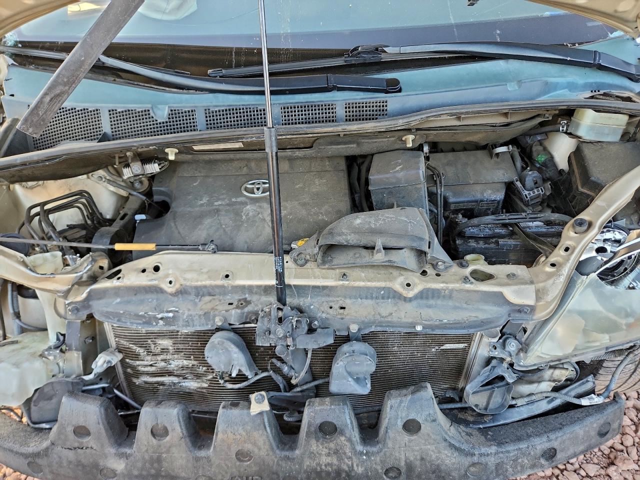 2013 TOYOTA SIENNA XLE photo 12