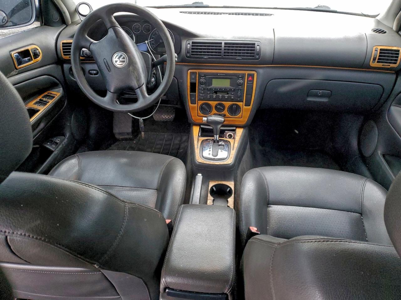 2004 VOLKSWAGEN PASSAT GLS TDI photo 8