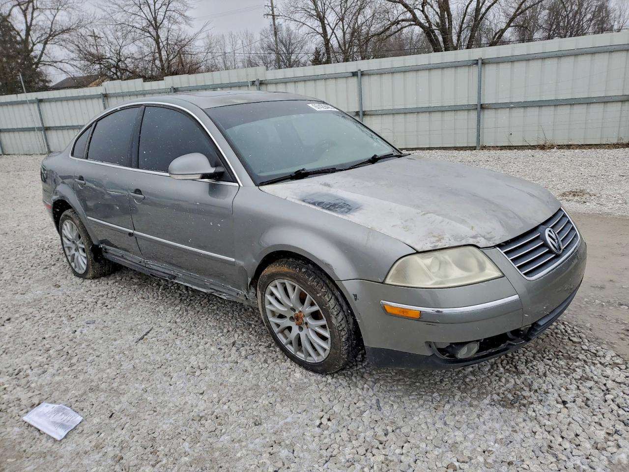 2004 VOLKSWAGEN PASSAT GLS TDI photo 4