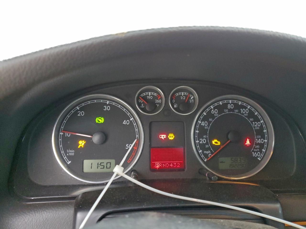 2004 VOLKSWAGEN PASSAT GLS TDI photo 9