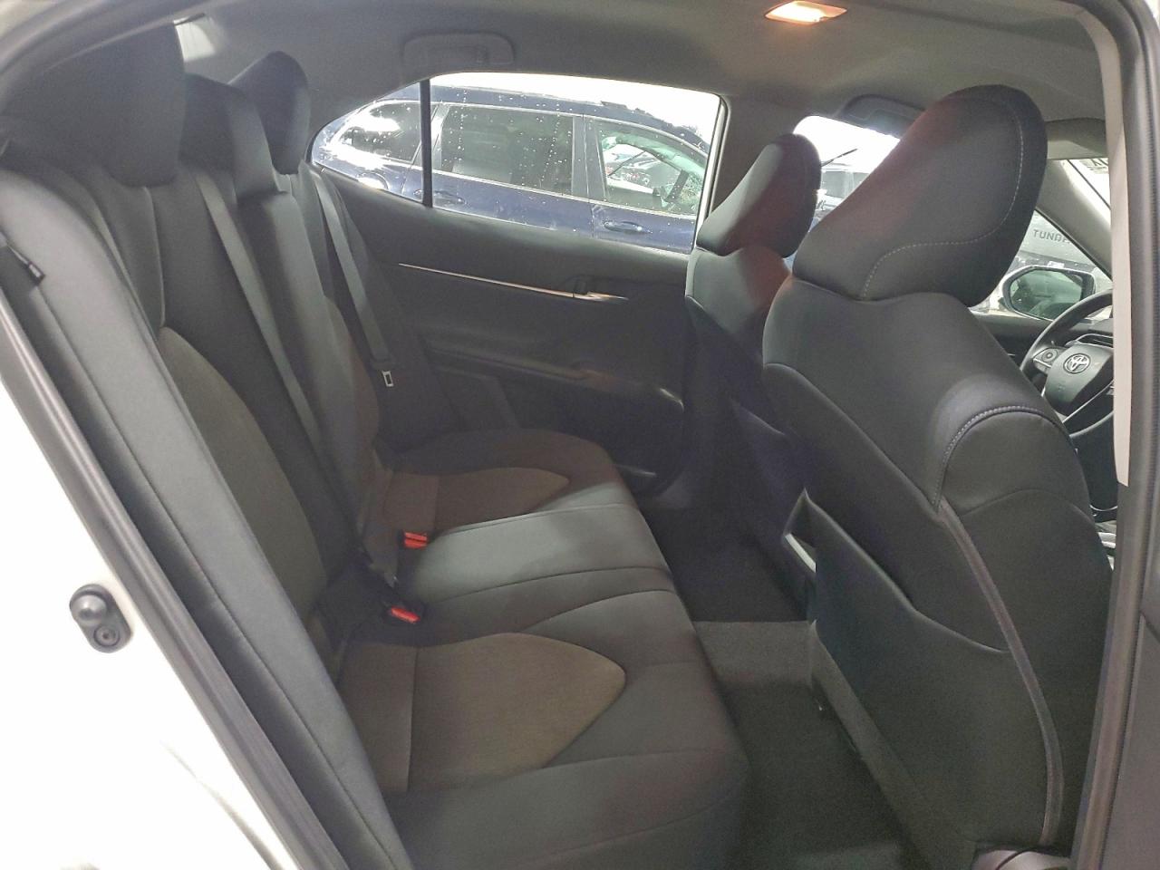 2022 TOYOTA CAMRY LE photo 10