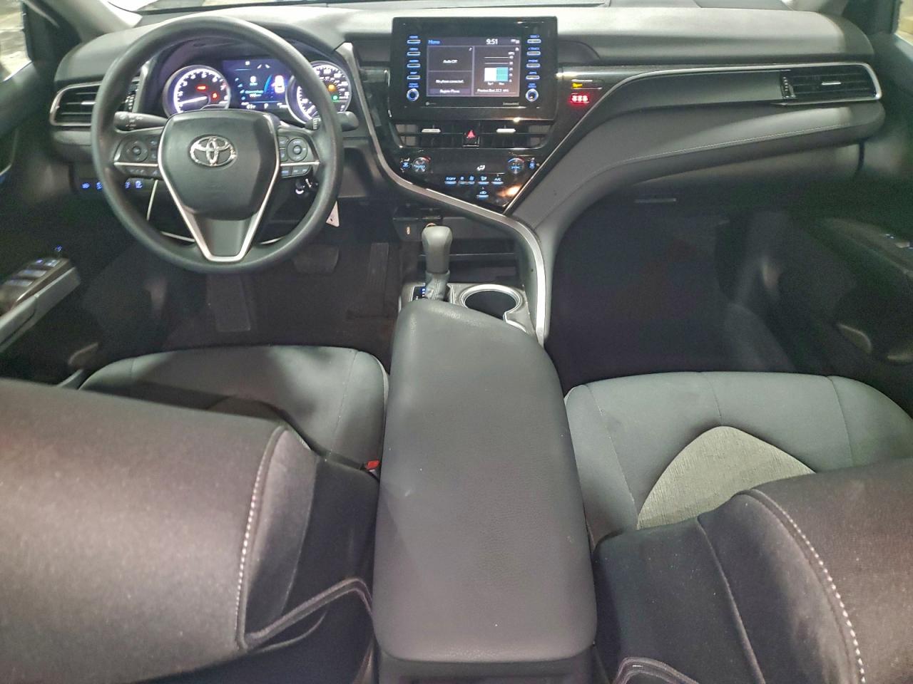 2022 TOYOTA CAMRY LE photo 8