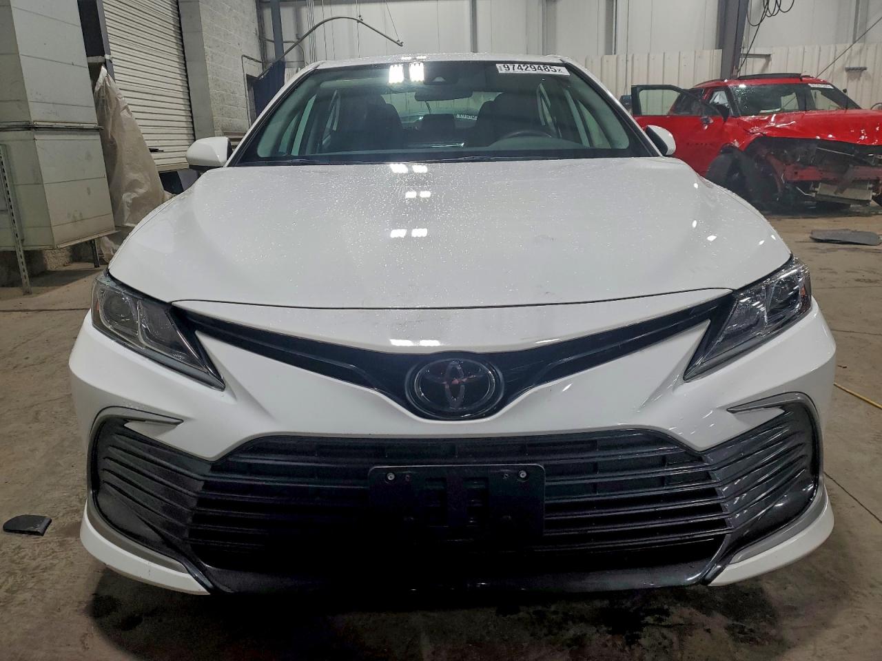 2022 TOYOTA CAMRY LE photo 5