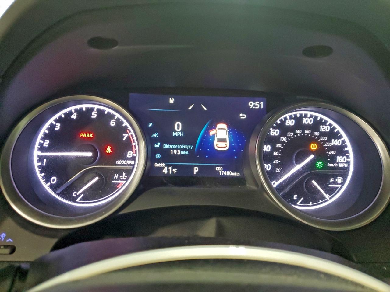 2022 TOYOTA CAMRY LE photo 9