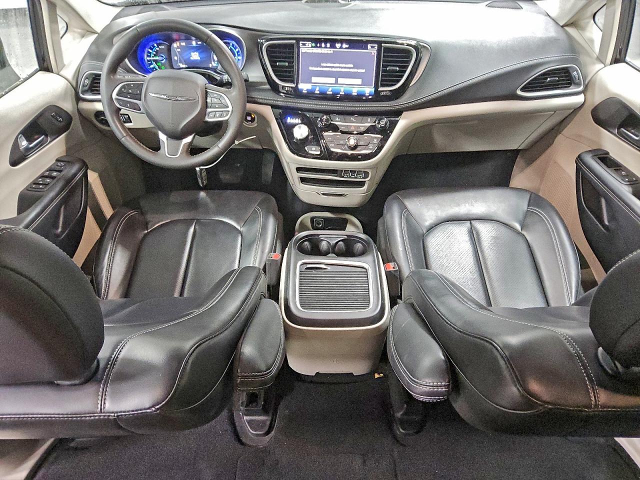 2023 CHRYSLER PACIFICA HYBRID TOURING L photo 8
