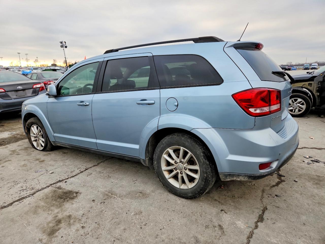 2013 DODGE JOURNEY SXT photo 2