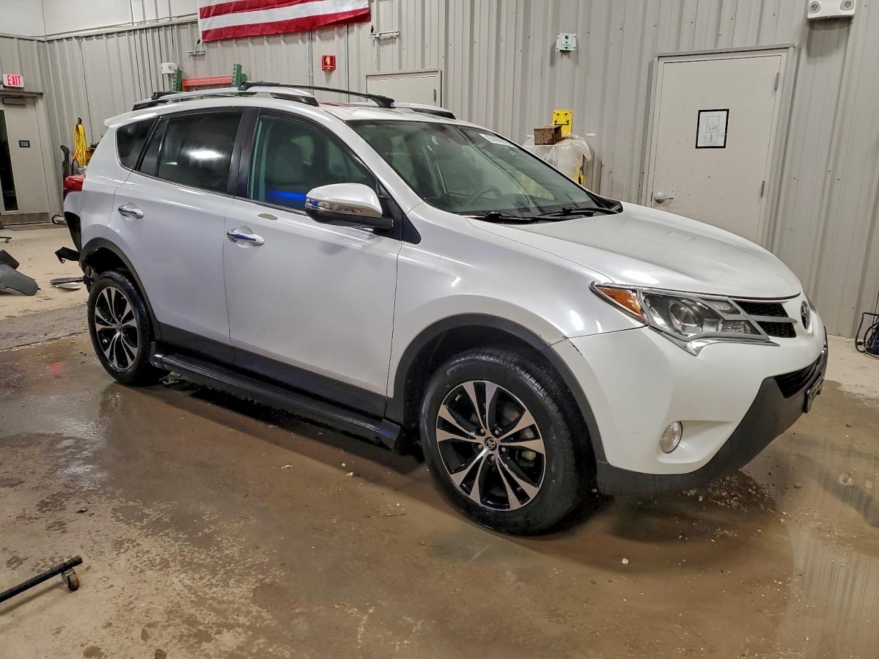 2015 TOYOTA RAV4 LIMITED photo 4