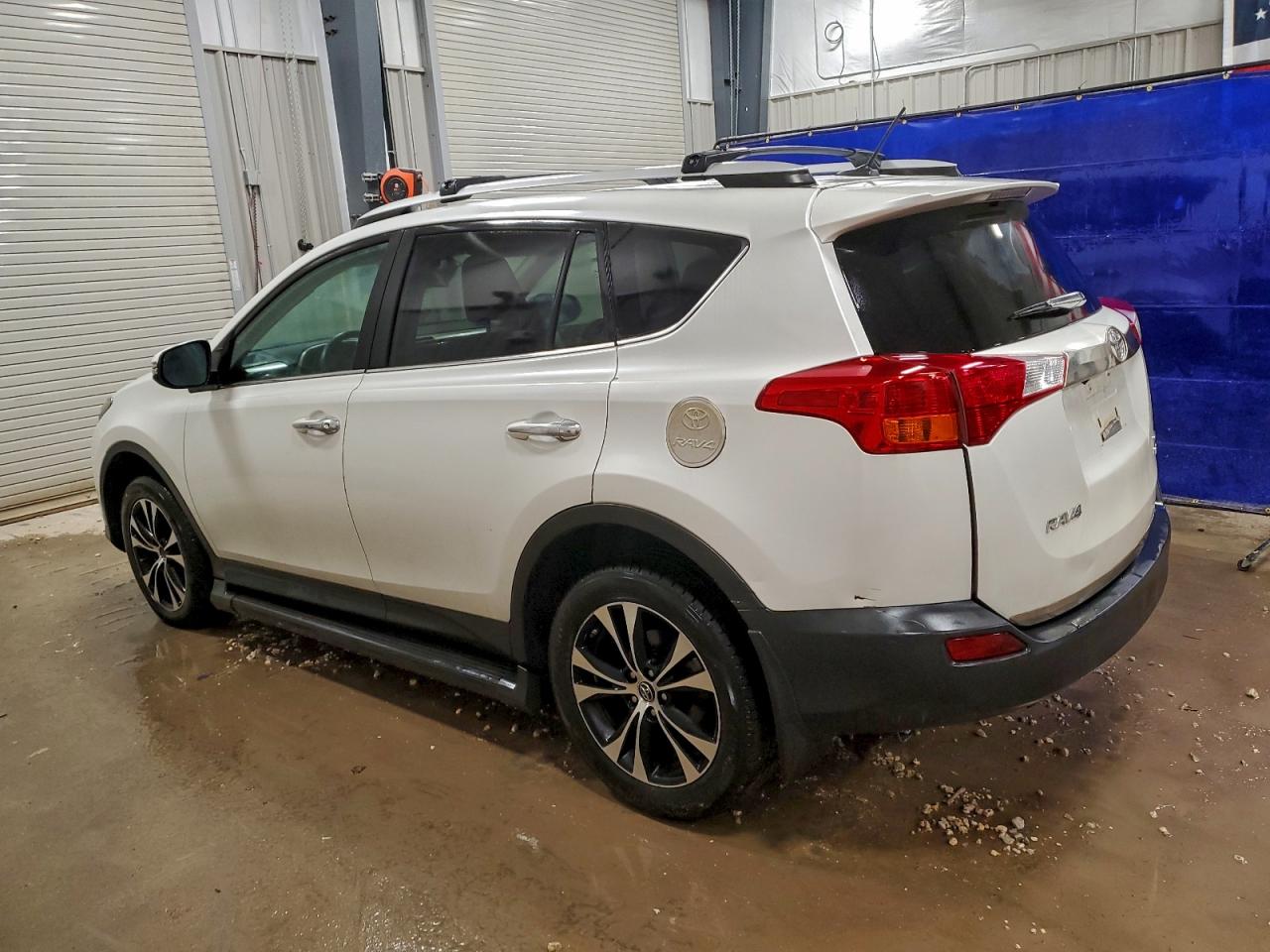 2015 TOYOTA RAV4 LIMITED photo 2