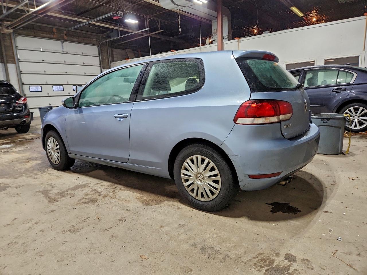 2010 VOLKSWAGEN GOLF photo 2