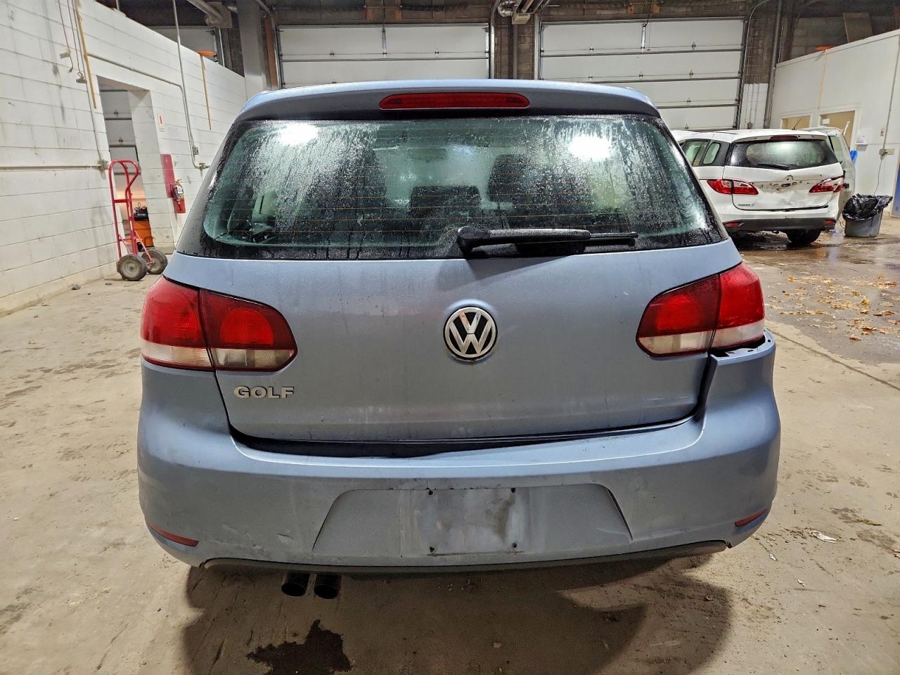 2010 VOLKSWAGEN GOLF photo 6