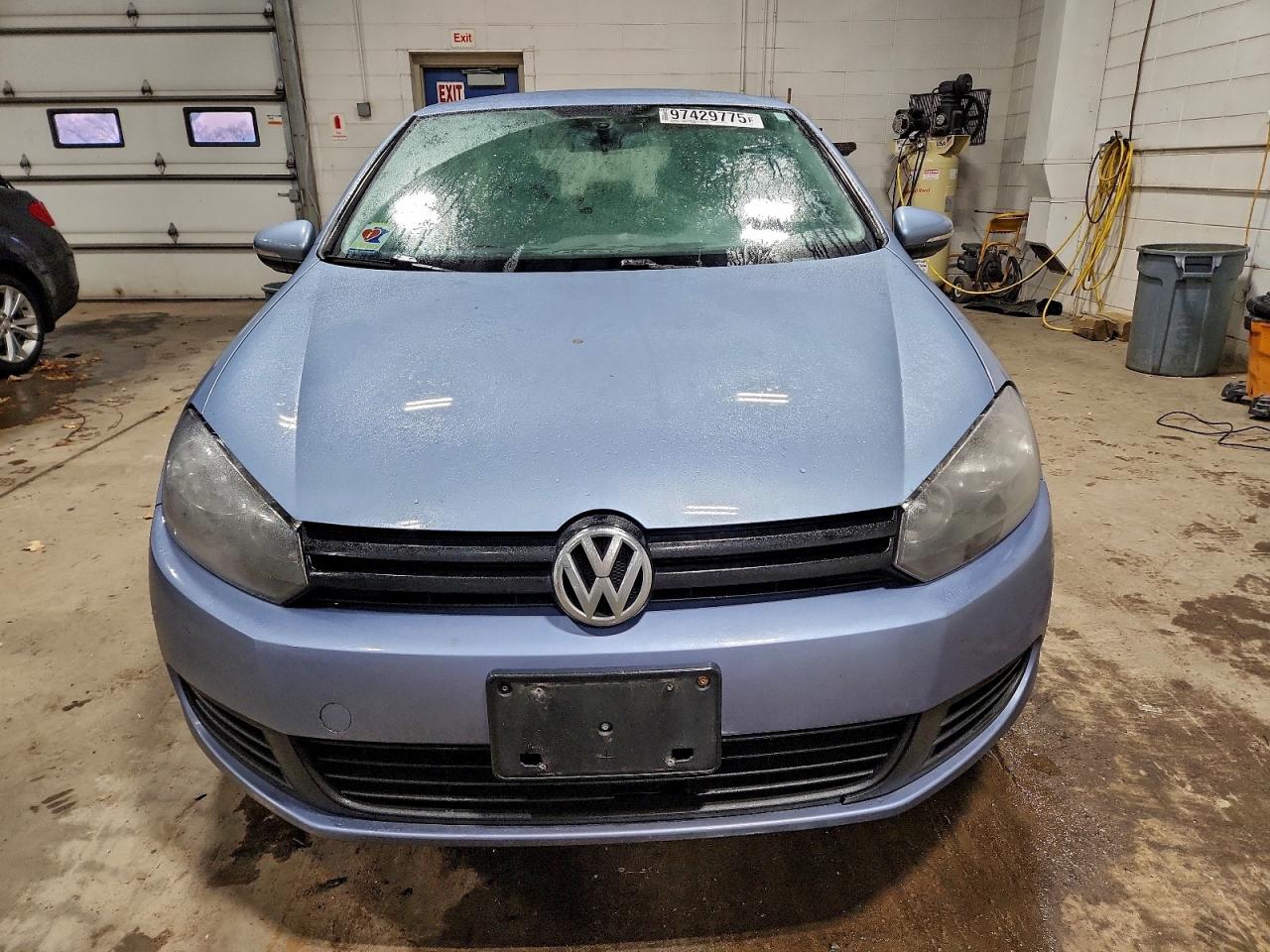 2010 VOLKSWAGEN GOLF photo 5