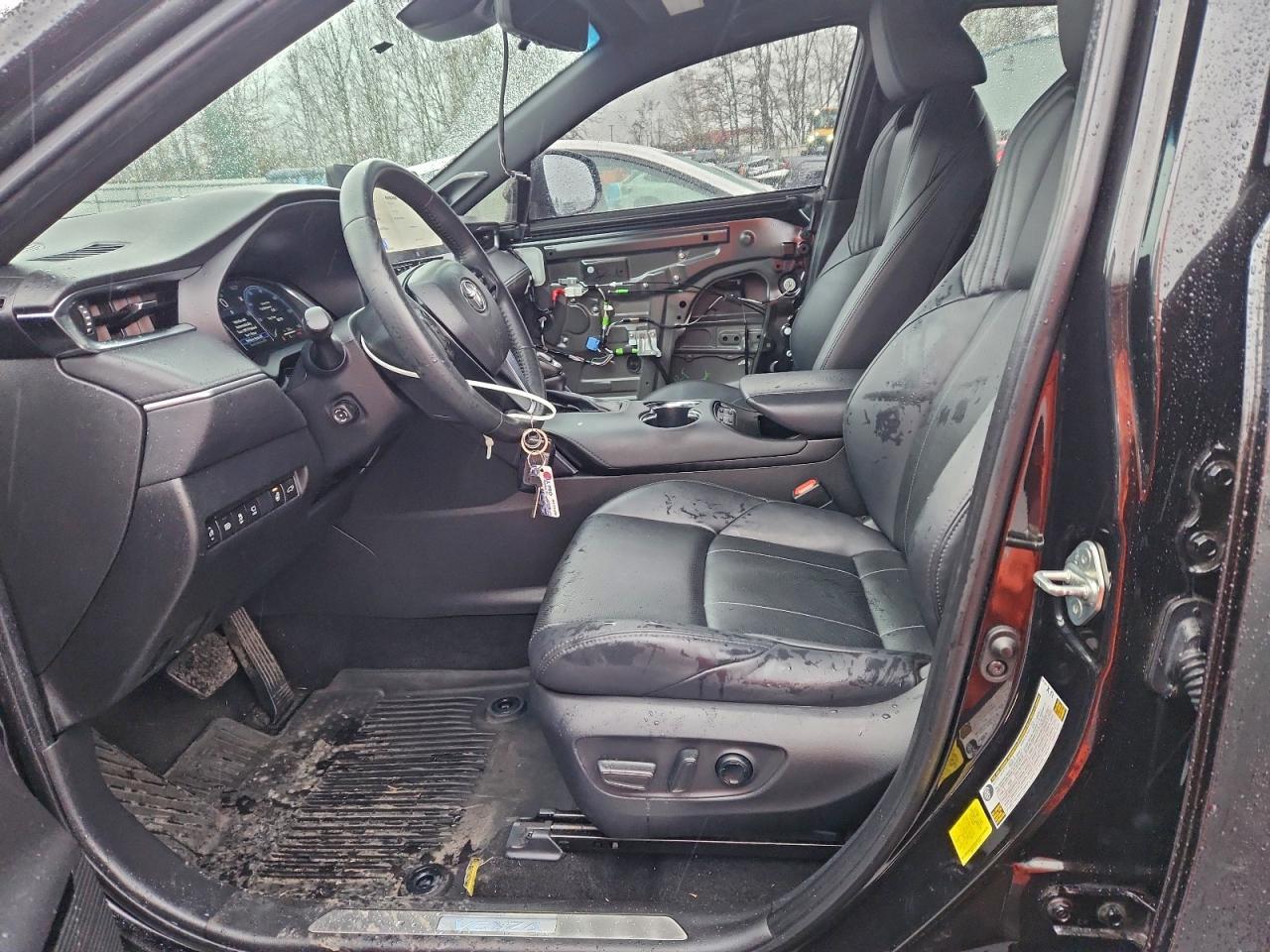 2023 TOYOTA VENZA LE photo 7
