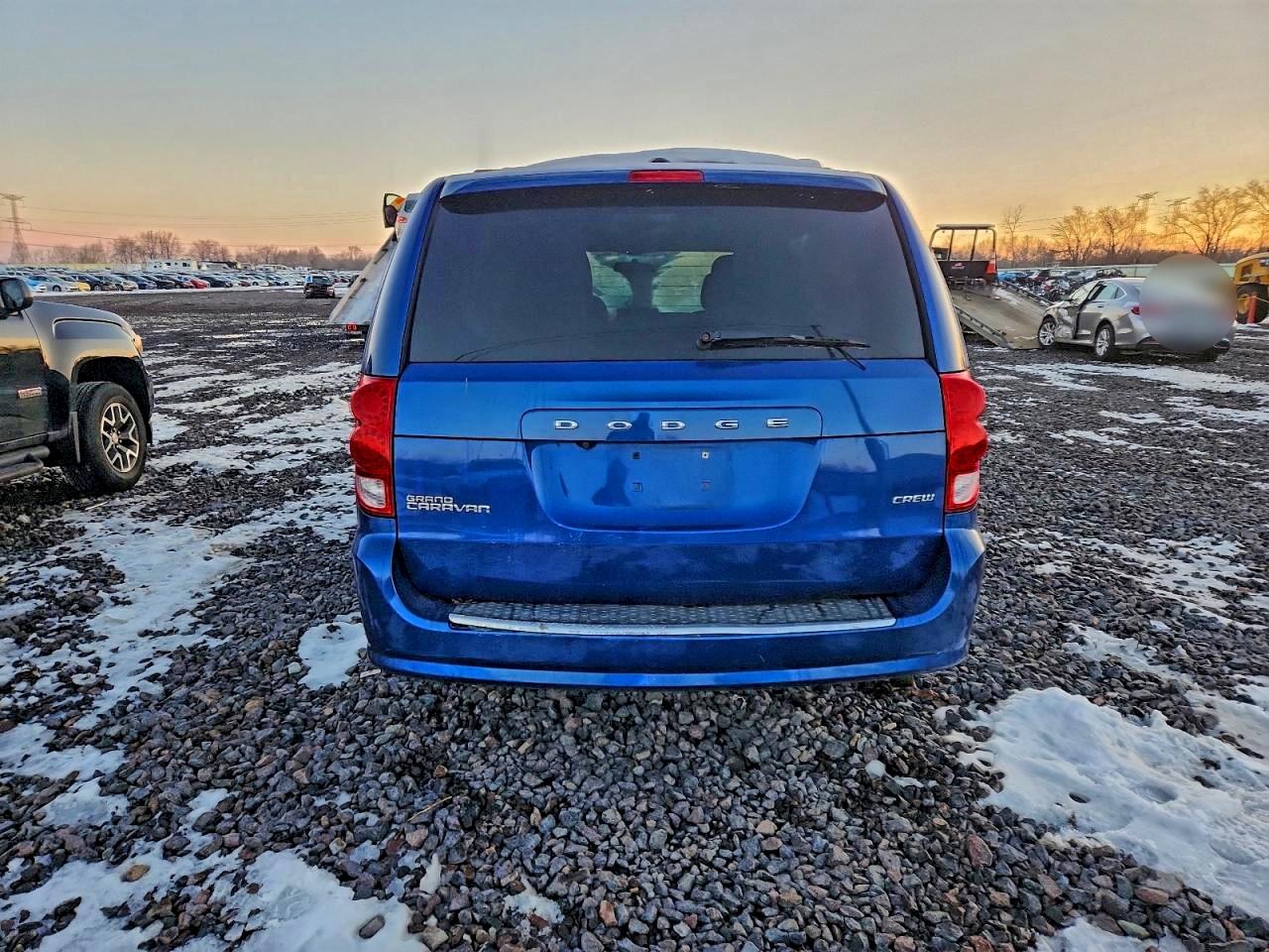 2011 DODGE GRAND CARAVAN CREW photo 6