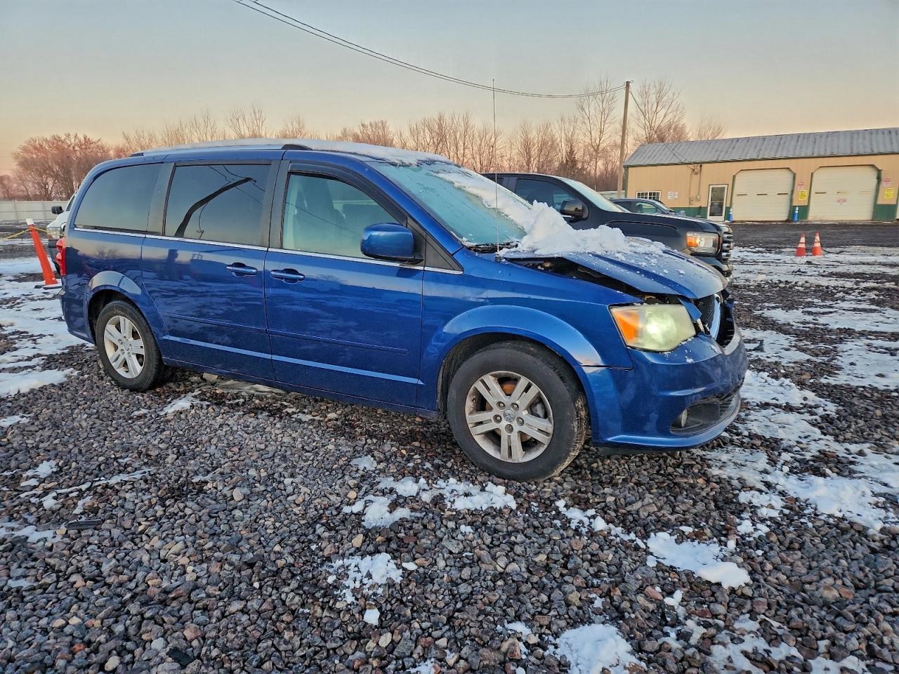 2011 DODGE GRAND CARAVAN CREW photo 4