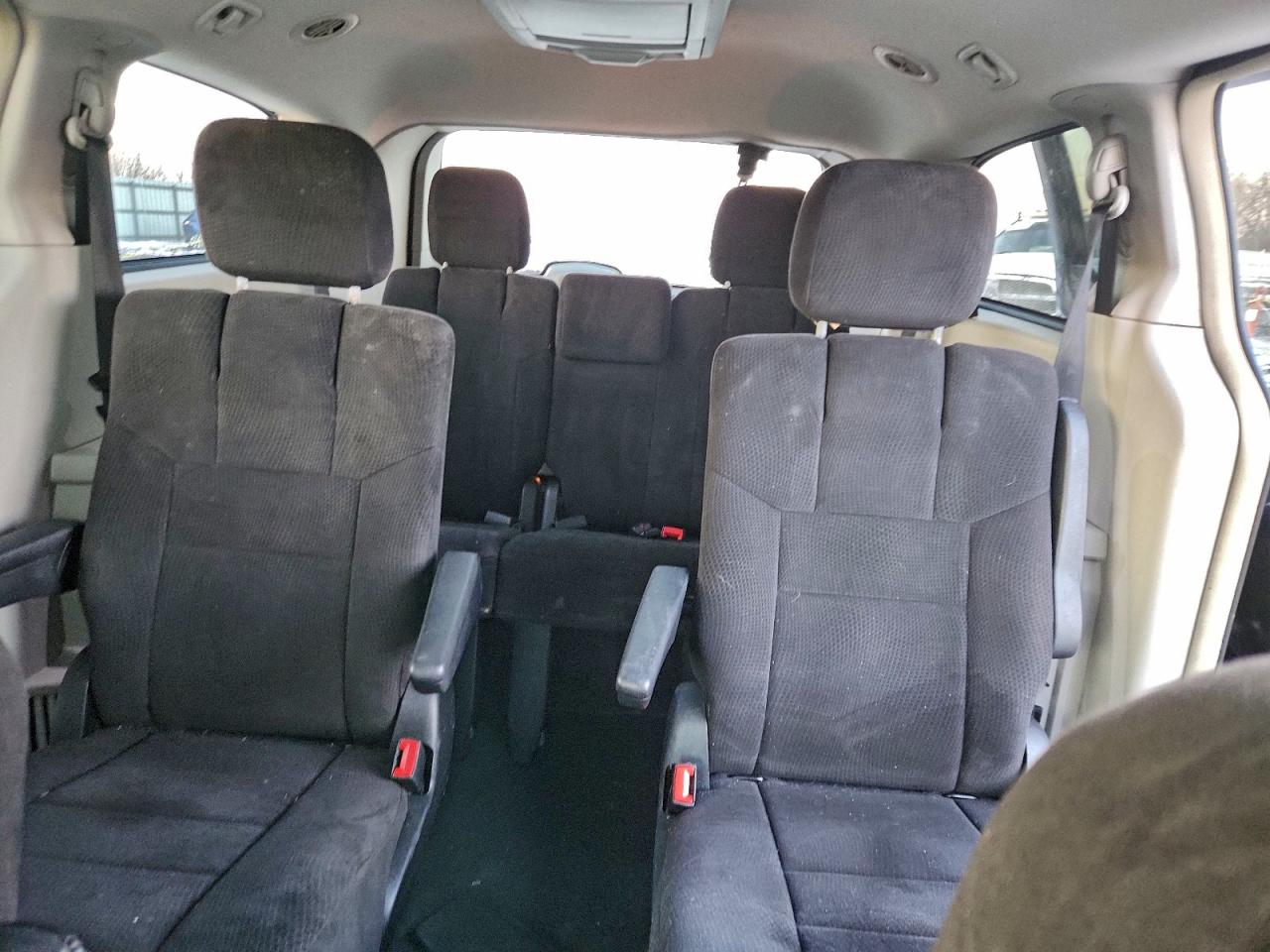 2011 DODGE GRAND CARAVAN CREW photo 10