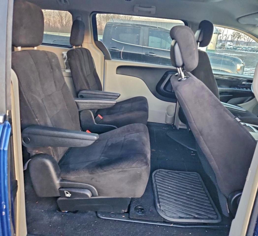 2011 DODGE GRAND CARAVAN CREW photo 11