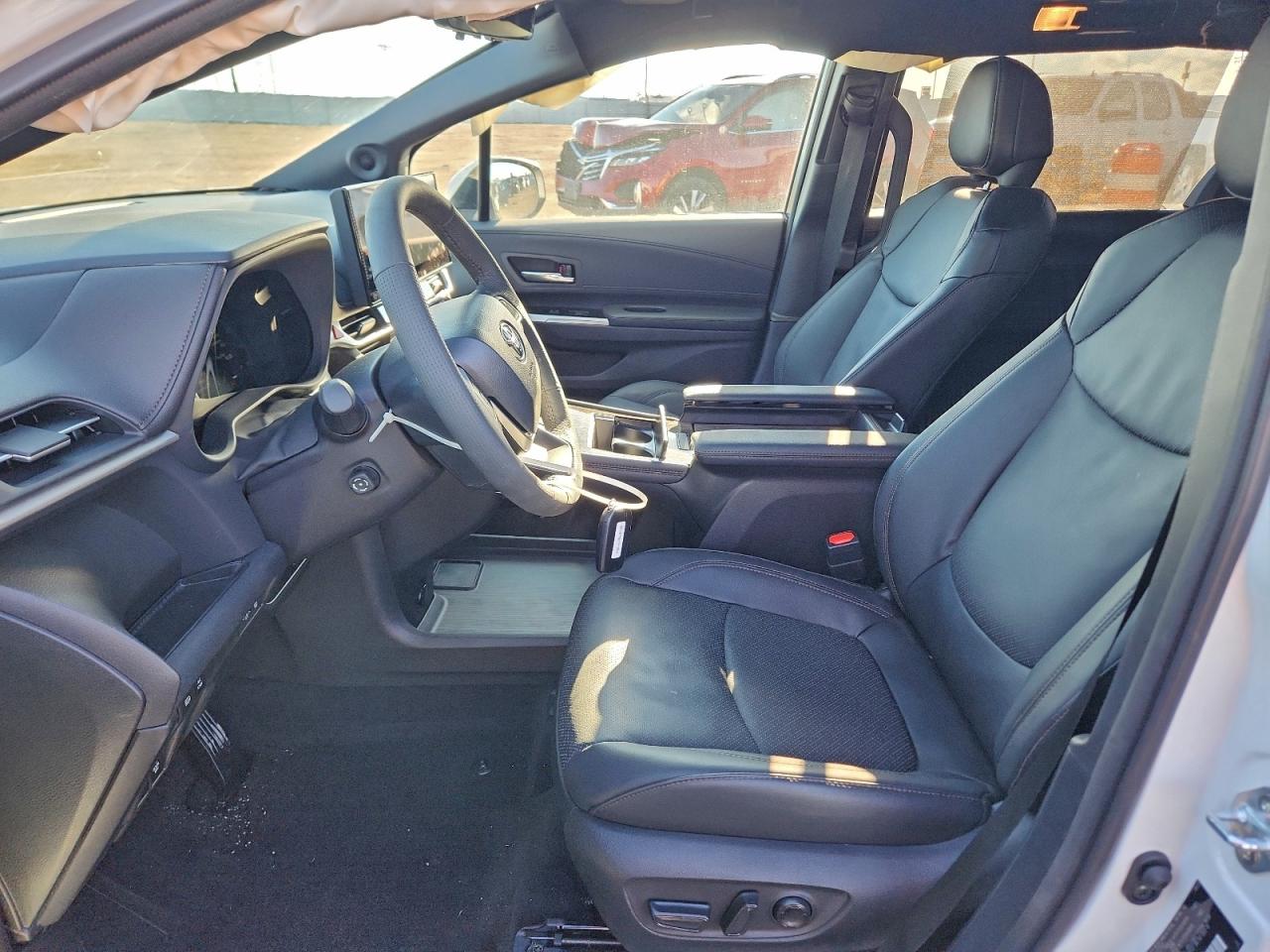 2025 TOYOTA SIENNA photo 7