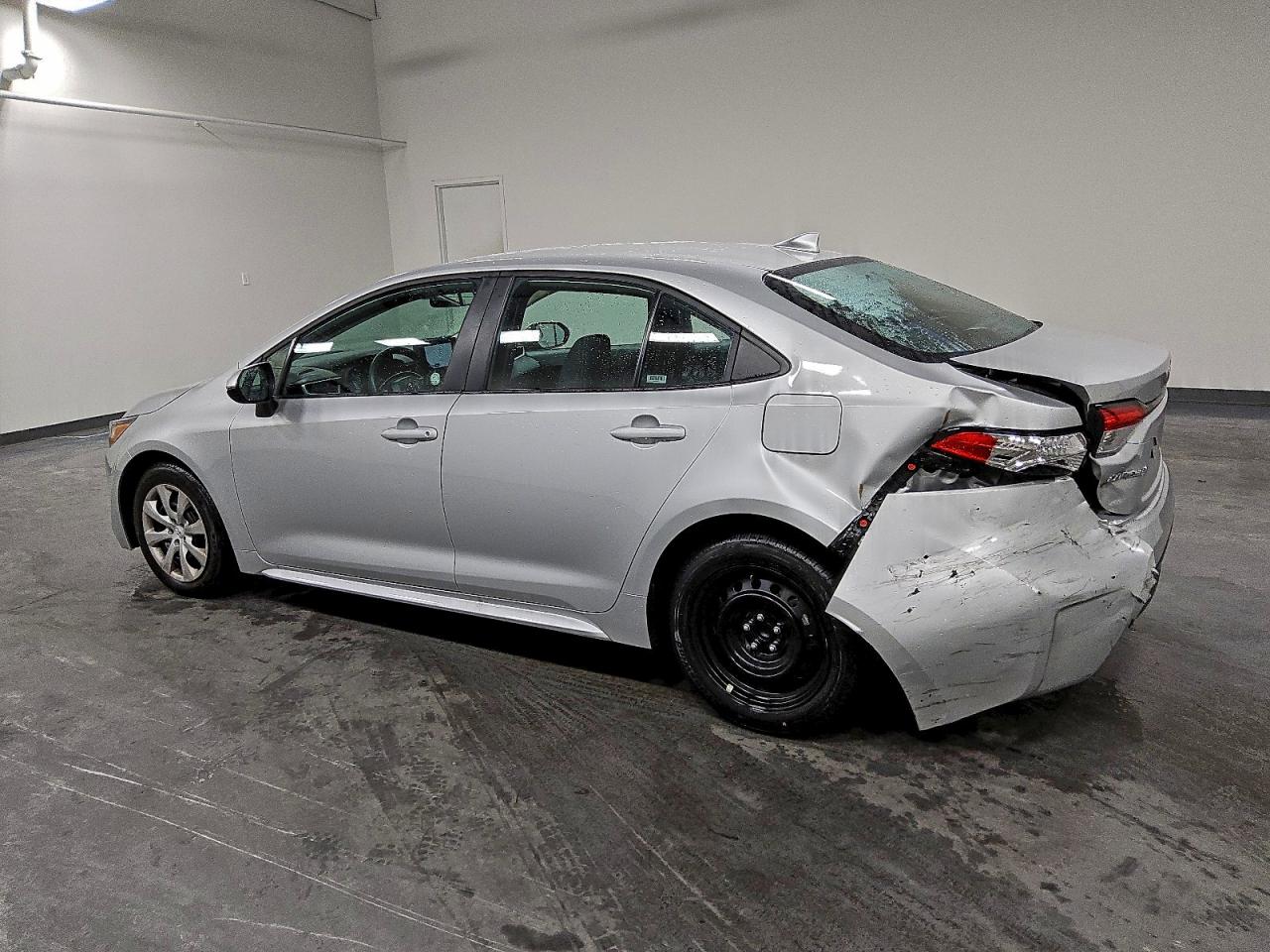 2025 TOYOTA COROLLA LE photo 2