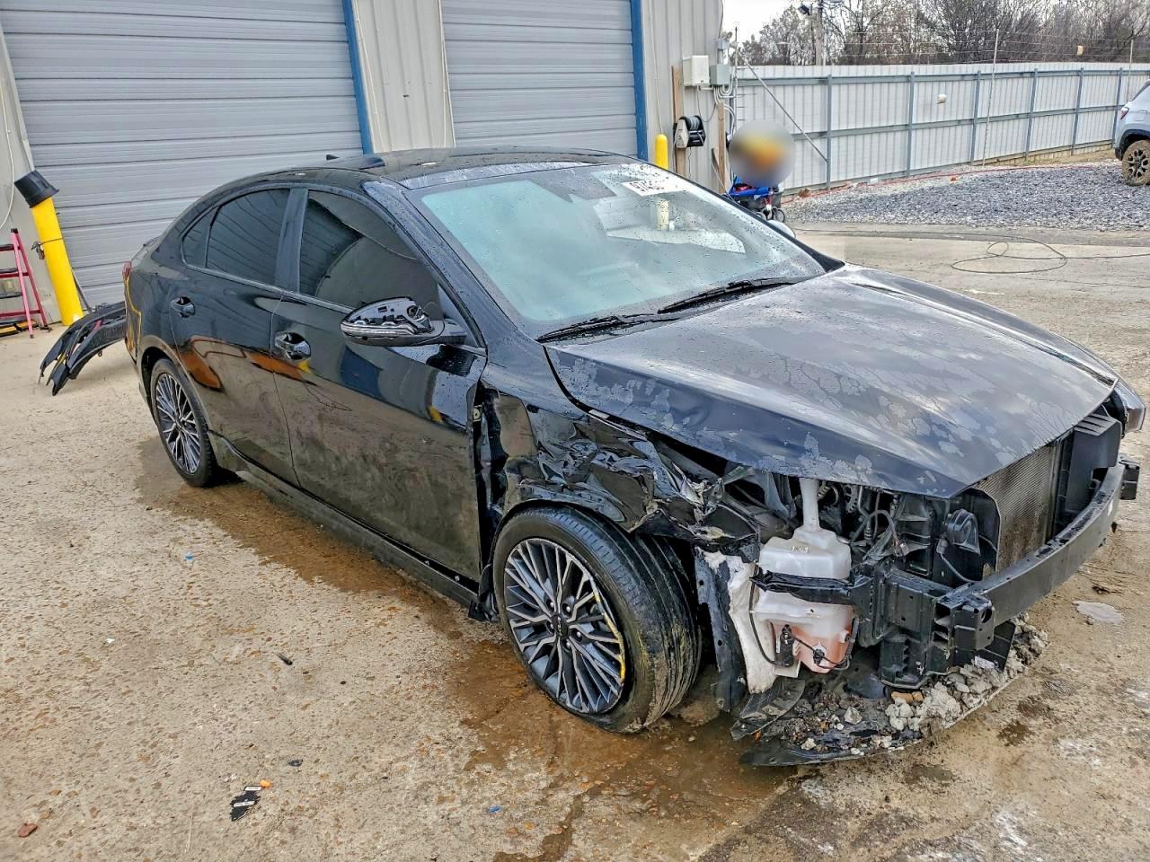 2023 KIA FORTE GT LINE photo 4