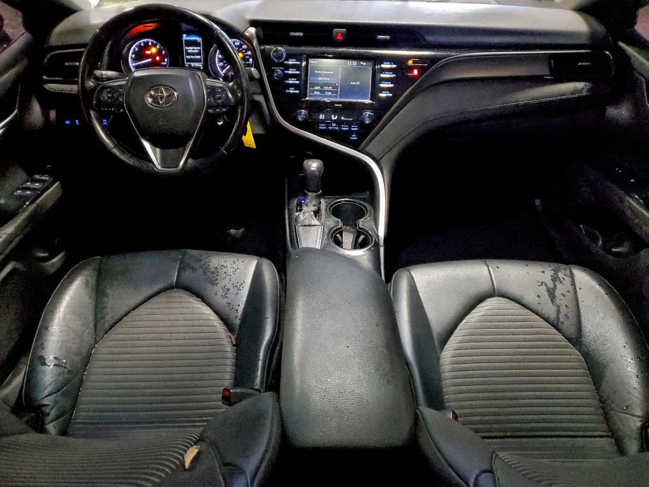 2020 TOYOTA CAMRY SE photo 8