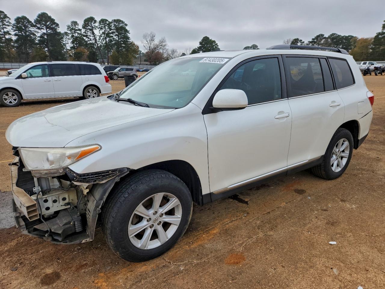 2013 TOYOTA HIGHLANDER SE photo 2