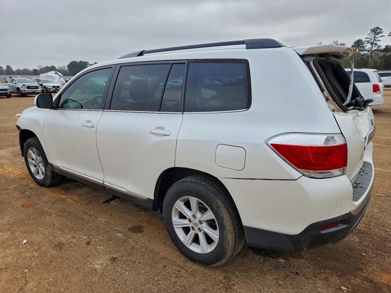 2013 TOYOTA HIGHLANDER SE photo 3