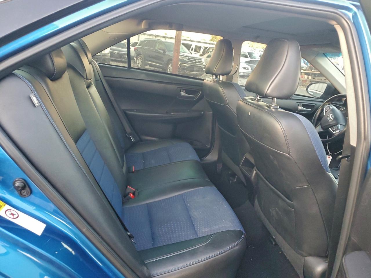 2016 TOYOTA CAMRY LE photo 10
