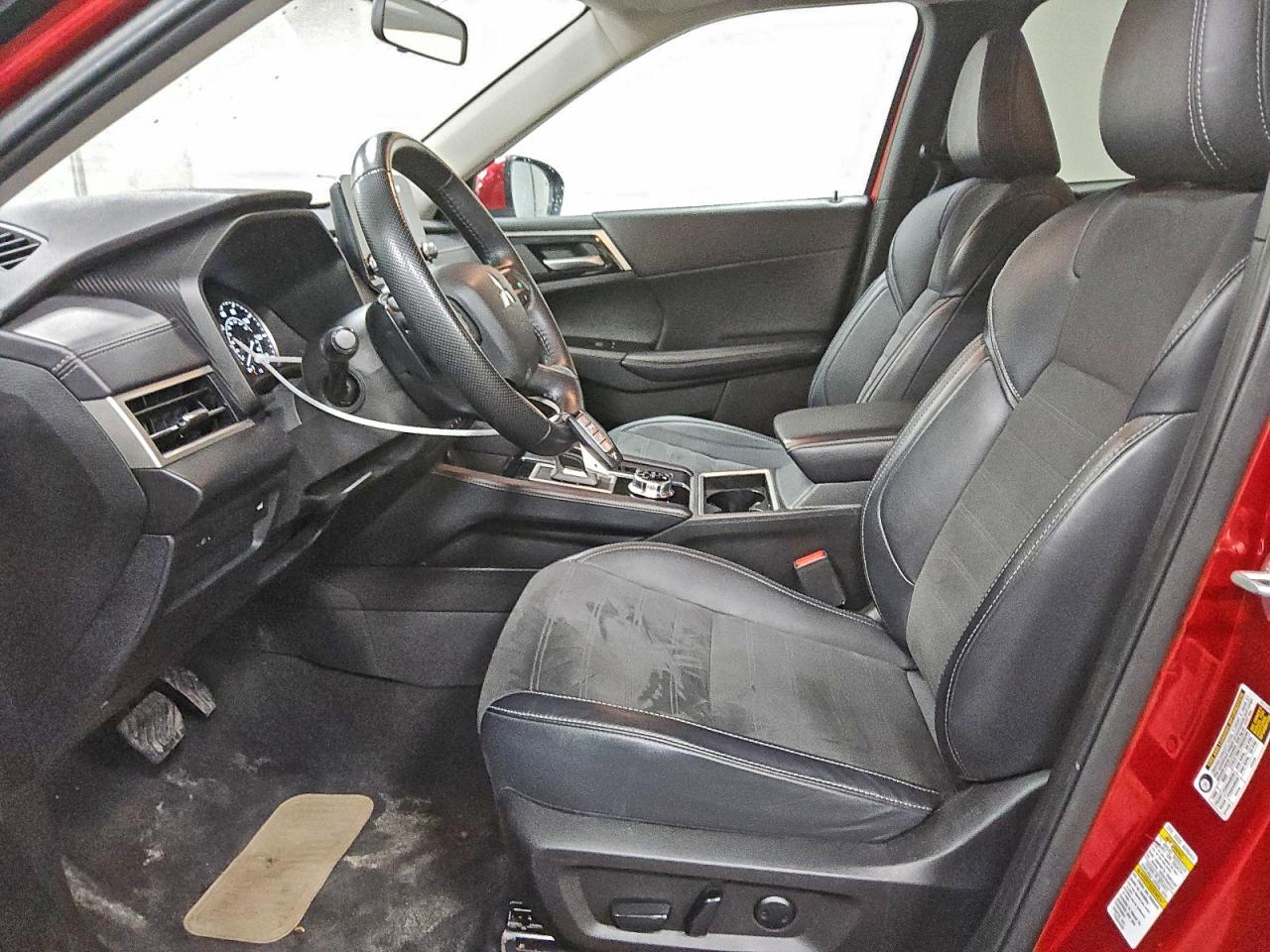 2024 MITSUBISHI OUTLANDER SE photo 7