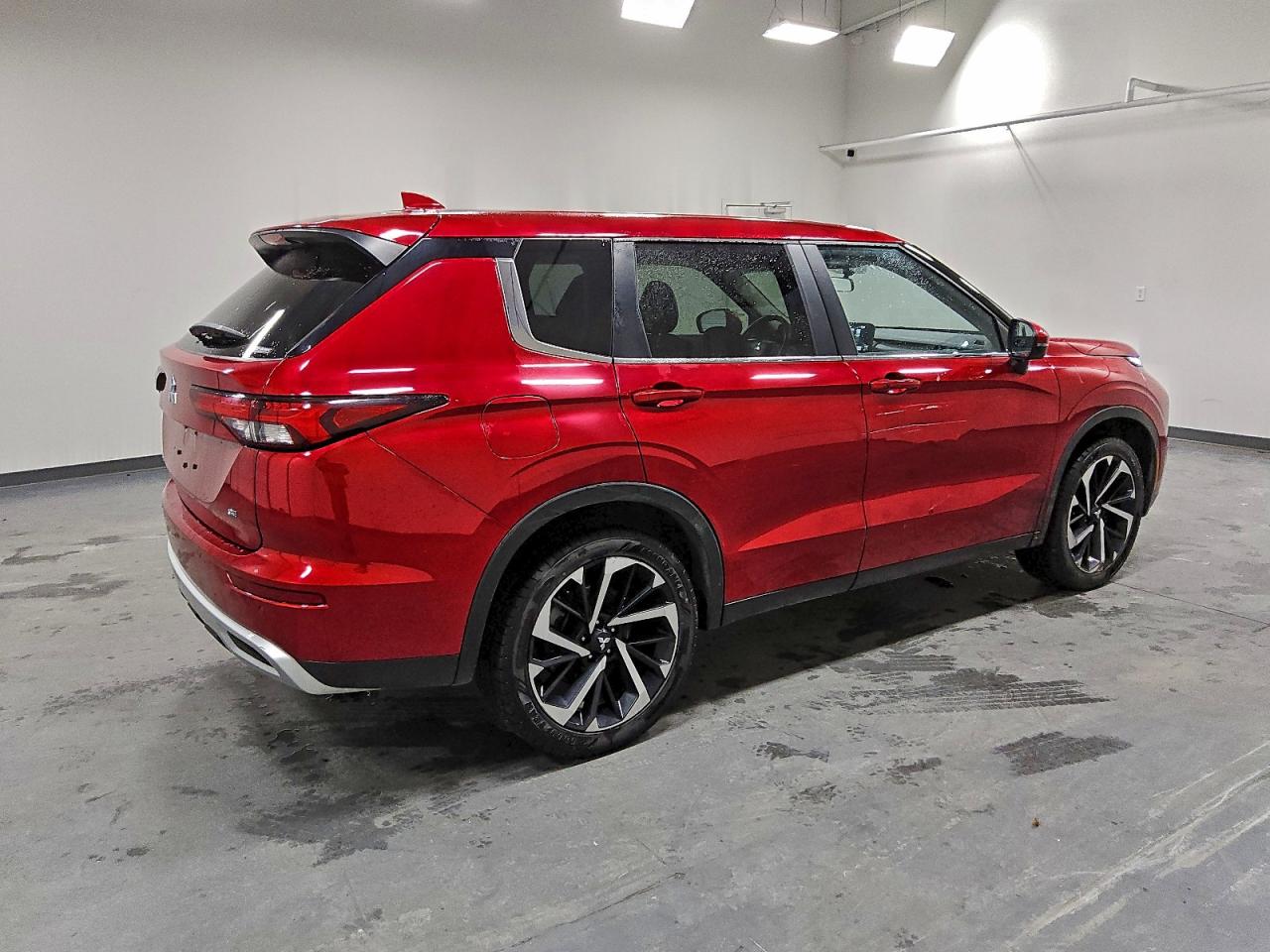 2024 MITSUBISHI OUTLANDER SE photo 3