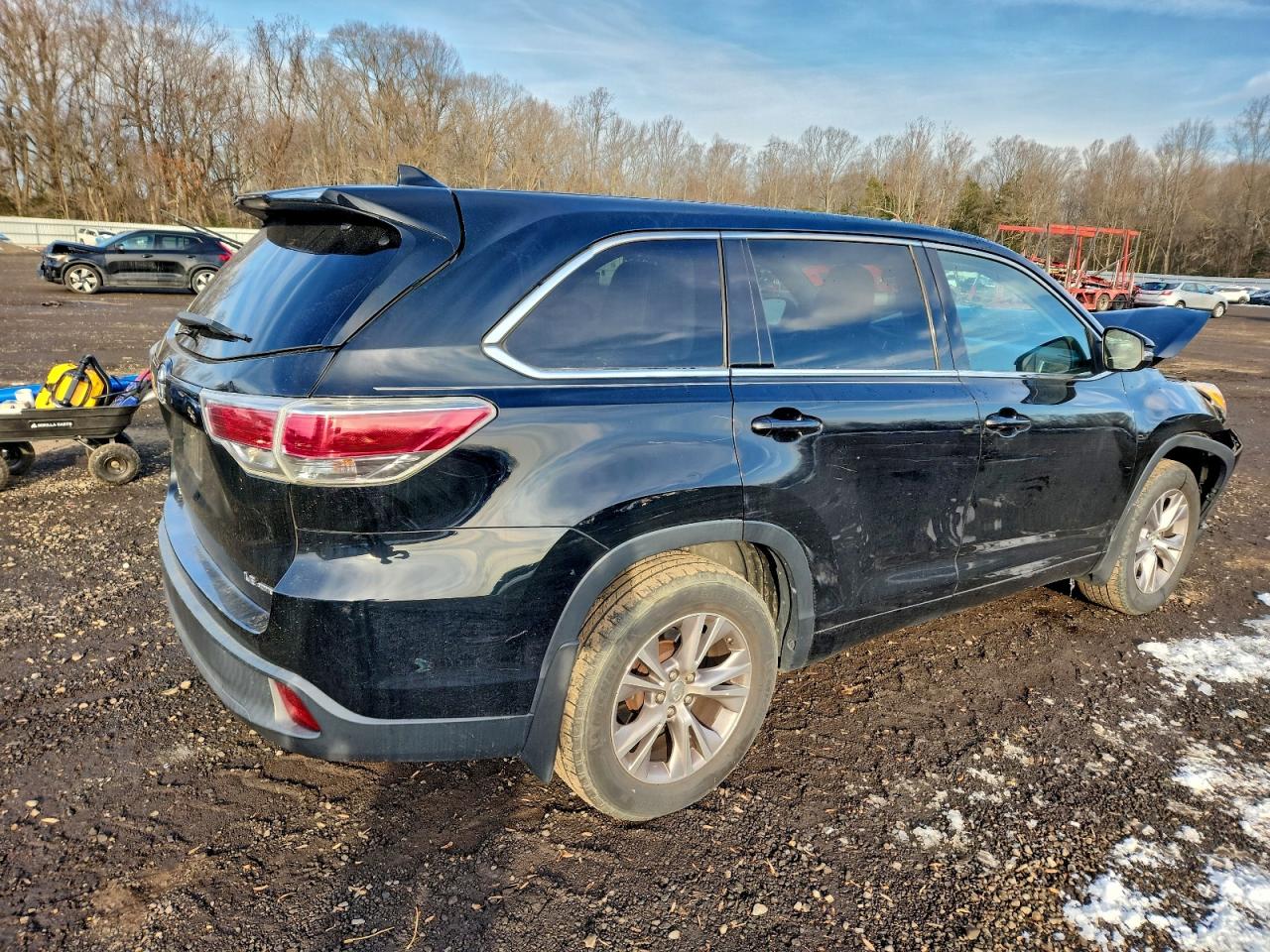 2014 TOYOTA HIGHLANDER LE photo 3