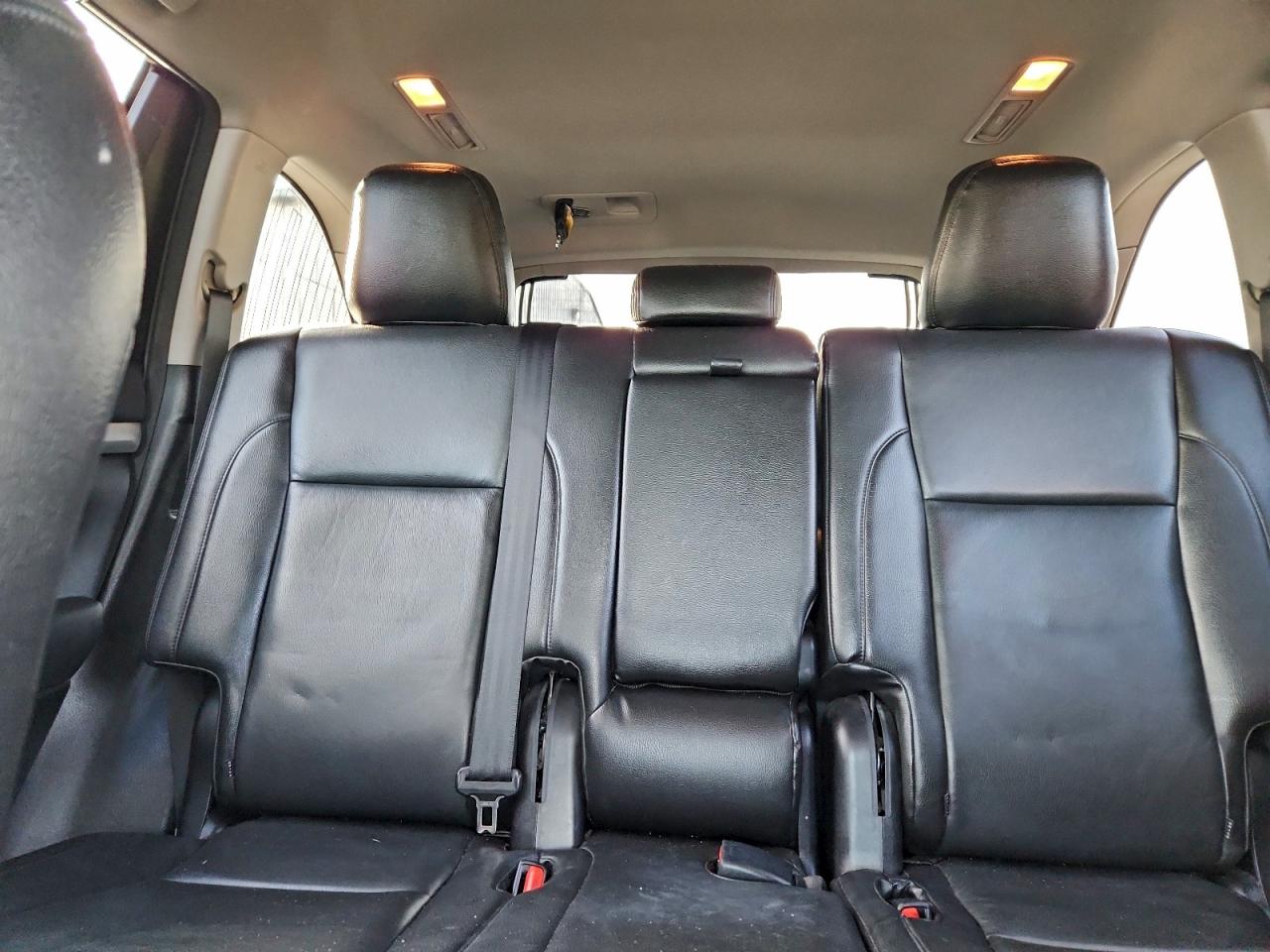 2014 TOYOTA HIGHLANDER LE photo 10
