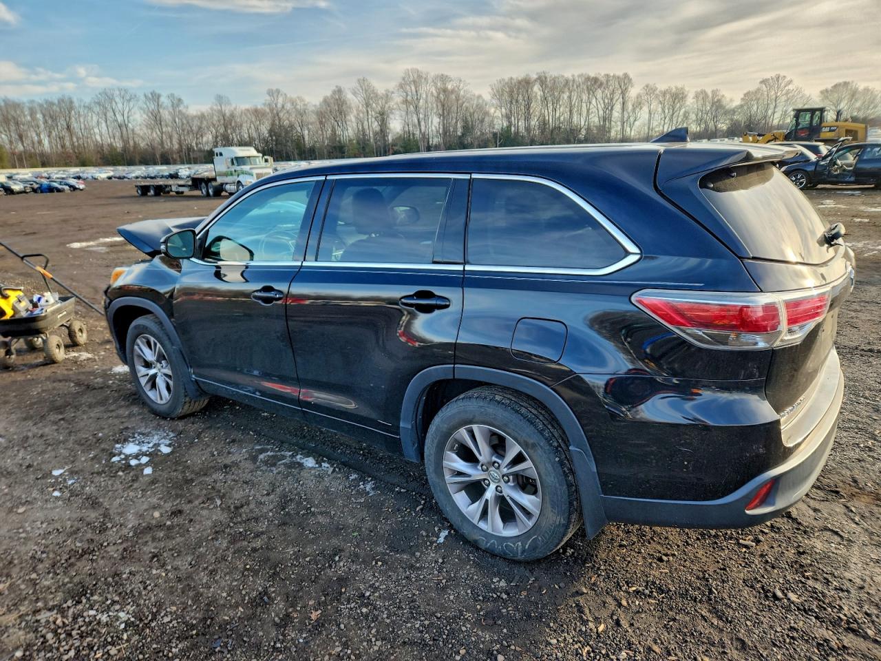 2014 TOYOTA HIGHLANDER LE photo 2