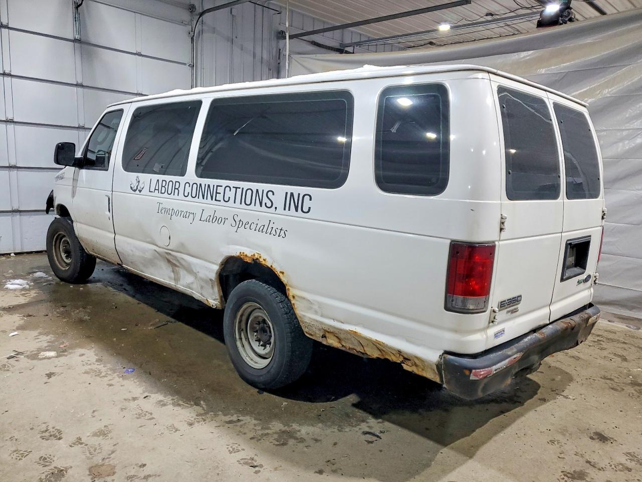 2010 FORD ECONOLINE E350 SUPER DUTY WAGON photo 2