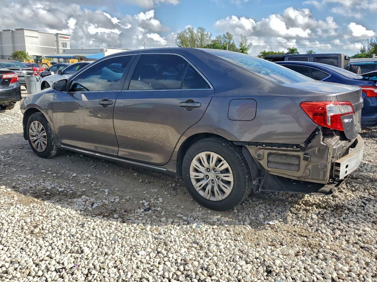 2014 TOYOTA CAMRY L photo 2
