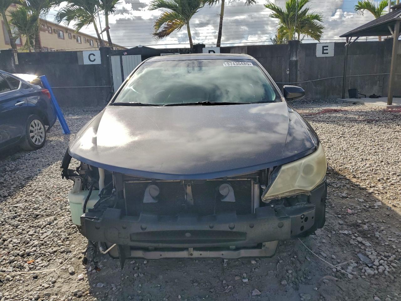 2014 TOYOTA CAMRY L photo 5