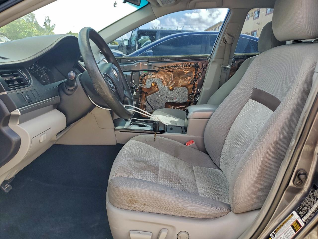 2014 TOYOTA CAMRY L photo 7