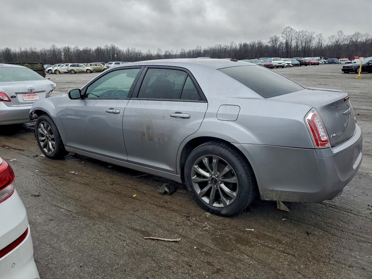 2014 CHRYSLER 300 S photo 2
