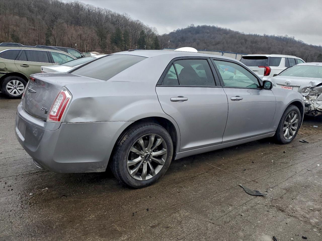 2014 CHRYSLER 300 S photo 3
