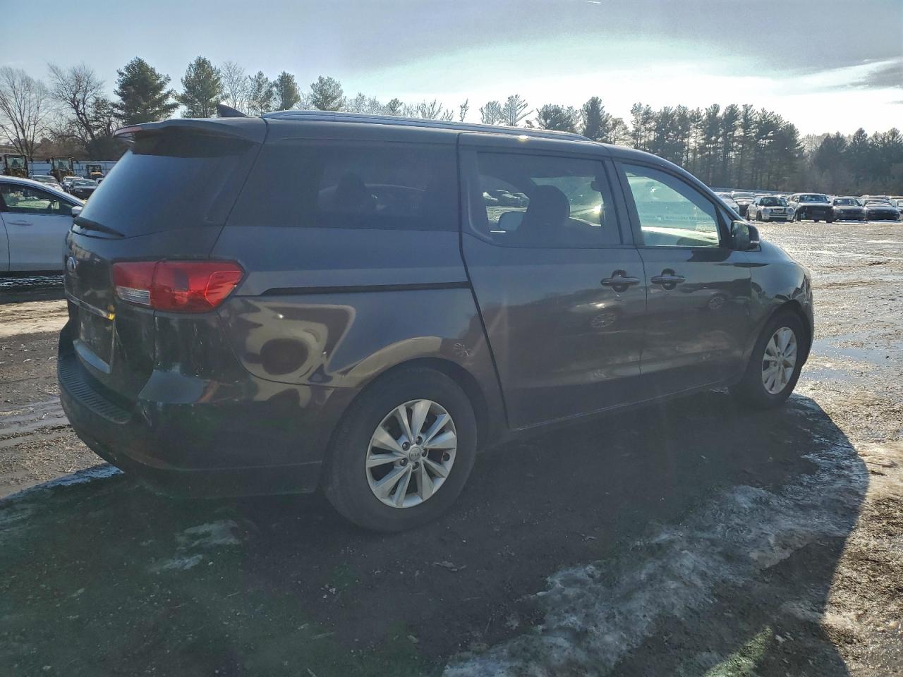 2016 KIA SEDONA photo 3